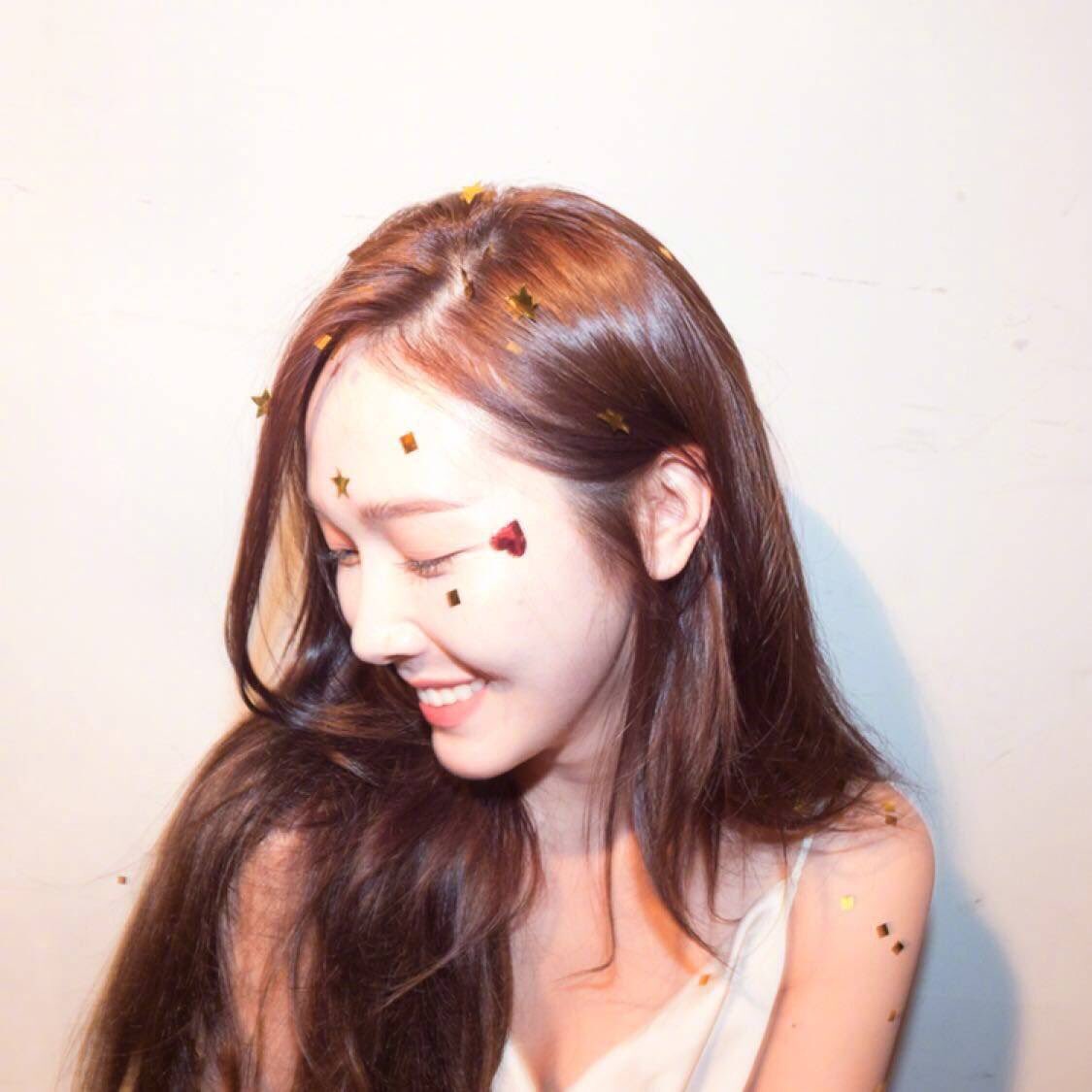 Mino kpop. Lisa bvlgari. мино корейский певец. айдолы овны. чхве шивон super junior.