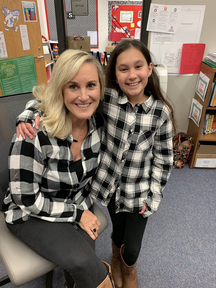 This Bennett Bear pointed out we’re twinkies today! #webothloveplaid 🐻👍👯‍♂️😉