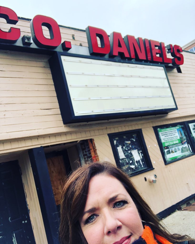 WGNRobin's tweet image. The real crime in Champaign this weekend was not the #illini loss, but the fact that my favorite bar is shuttered while KAMS remains open. #teamCOs