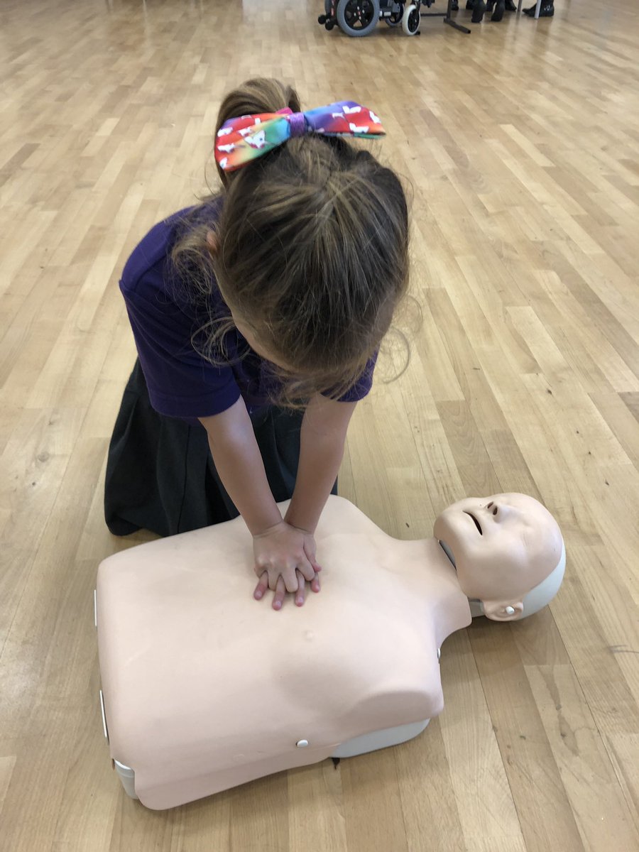 DARTSolentNHST1's tweet photo. #RestartAHeartDay fantastic day! @ResusCouncilUK @SolentNHSTrust https://t.co/77Feqv1Vq9