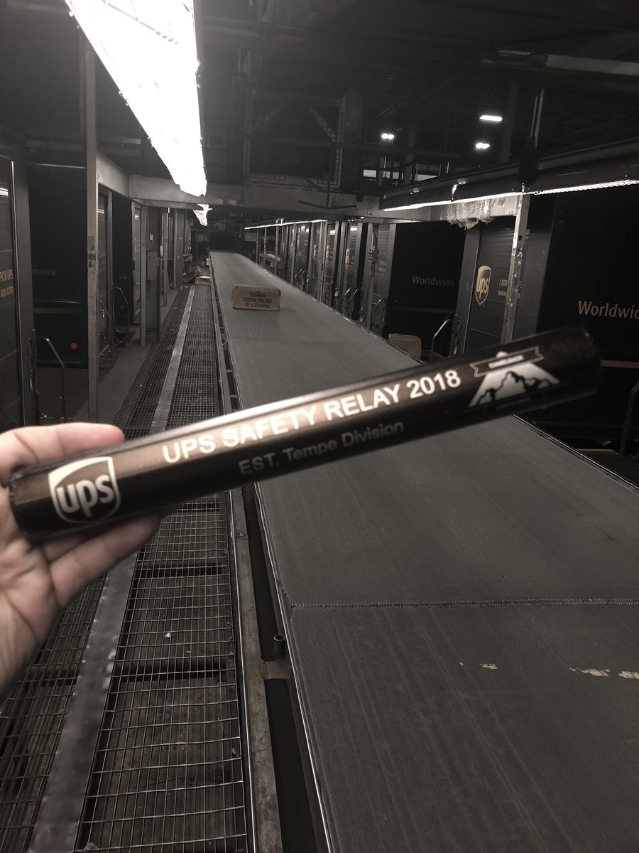 #upsershoutout Closed door preload in the Grand Rapids Hub this morning! Safety baton is happy to report this team got it done safely and efficiently. @Mark_L_Smith @UPStempe @UPSGLNORTH @Gr8LakesUPSers