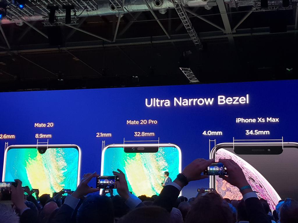 hardwarezone's tweet image. More comparisons. Narrower bezels. Smaller notch. 🤔 #ahigherintelligence #HuaweiMate20 #HuaweiMate20Pro