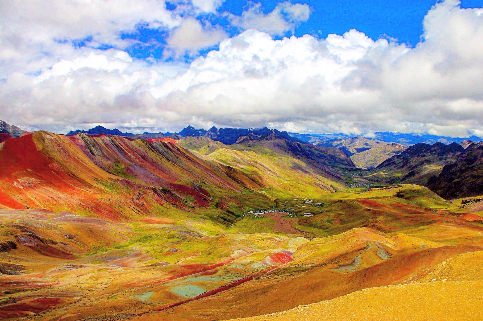 ペルーの観光名所はマチュピチュだけじゃない！レインボーマウンテンが絶景！