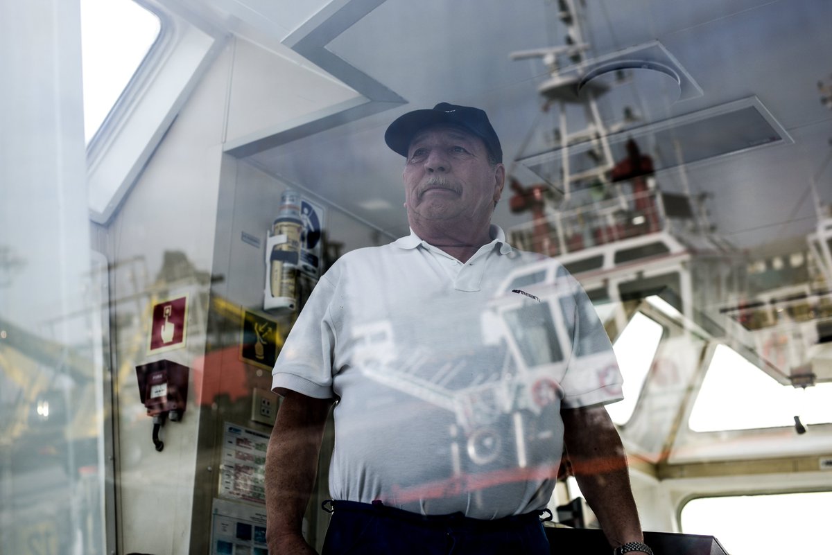 elpuertodechile's tweet image. La última maniobra de un grande.

Hoy al mediodía, Sigifredo Ojeda, capitán de remolcador en San Antonio, realizará su última maniobra tras 4 décadas en la mar.

¡Nuestro reconocimiento al querido "Capitán Chichi" y éxito en la nueva etapa!