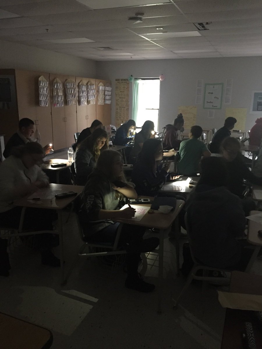 MotleyKendra's tweet photo. No power? No worries😂 https://t.co/NyNUdbHSLR
