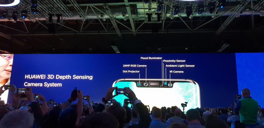 hardwarezone's tweet image. Mate 20 Pro finally has dot projector and flood illuminator for full 3D face unlock in 0.5 sec. #ahigherintelligence #HuaweiMate20 #HuaweiMate20Pro