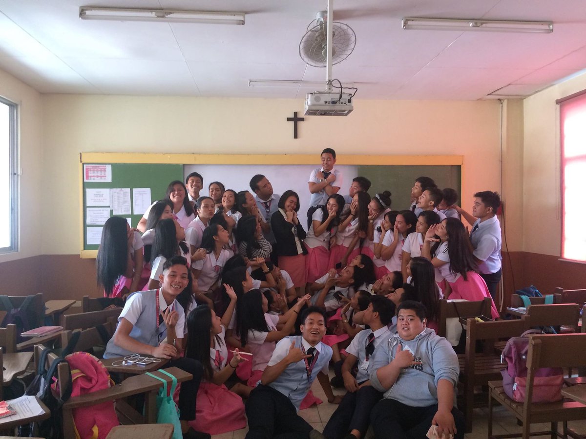 themartha69's tweet image. HUMSS DISCIPLINE X MA'AM DANICA 😍😇
#LASTMEETING
#GENMATH