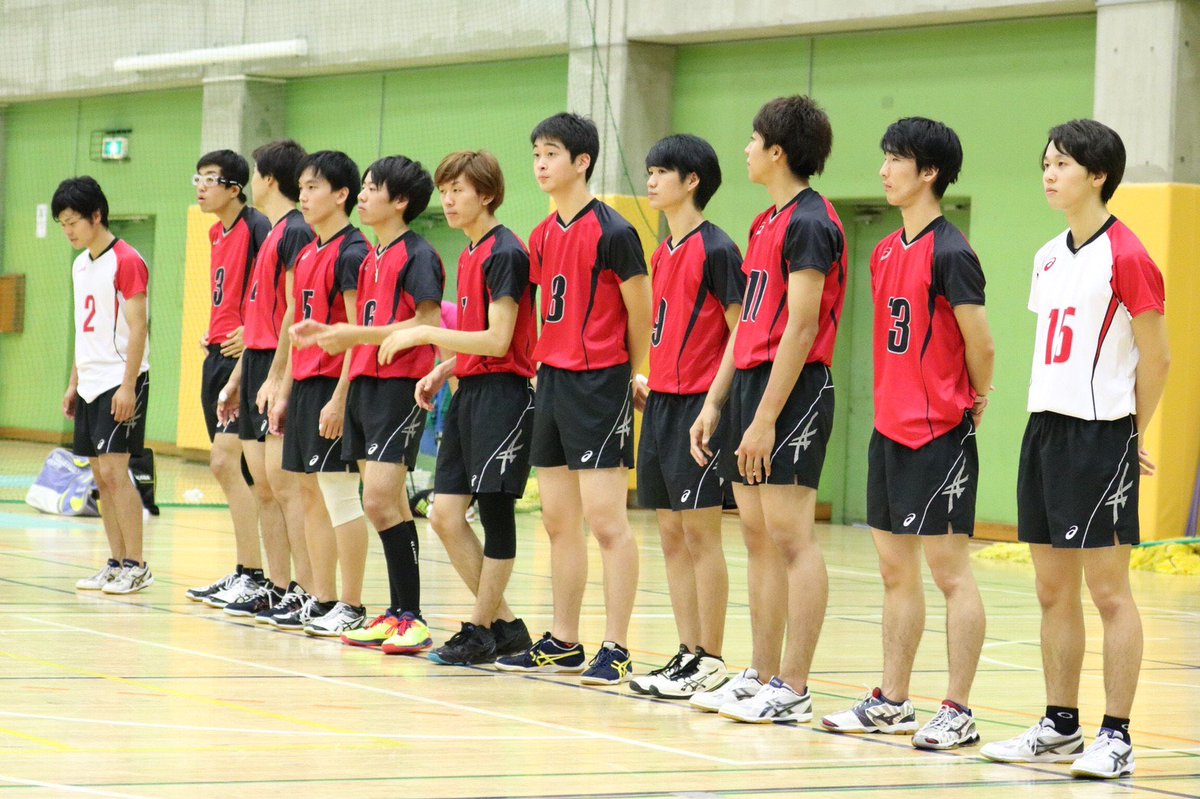 nitvolleyball__'s tweet photo. 秋季の大会で四年生の先輩が引退しました
お疲れ様でした✨
そして今日代替わりで新たな主将、副主将、主務が決まりました！
5部にむけて新体制でこれからも頑張っていきます❗ https://t.co/Wmmx9DzrAy