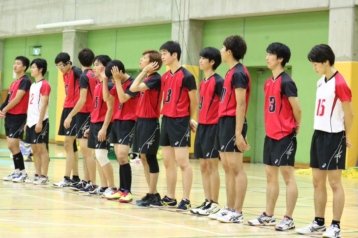 nitvolleyball__'s tweet photo. 秋季の大会で四年生の先輩が引退しました
お疲れ様でした✨
そして今日代替わりで新たな主将、副主将、主務が決まりました！
5部にむけて新体制でこれからも頑張っていきます❗ https://t.co/Wmmx9DzrAy
