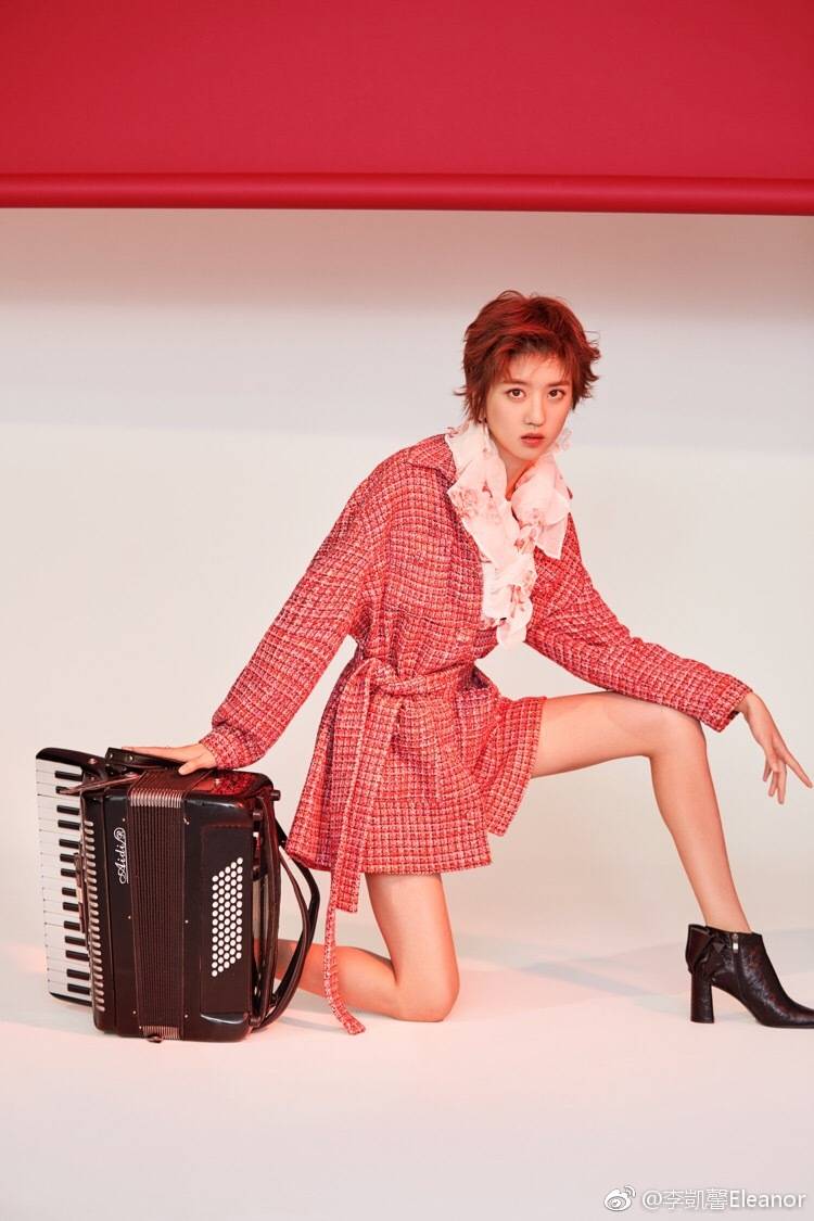 EleanorLeePH's tweet photo. #EleanorLee updated her weibo with more behind the scenes snaps during her SENSE photoshoot! 
---
Trans/cap: I'm the one you can't play with https://t.co/TrSfecBST6