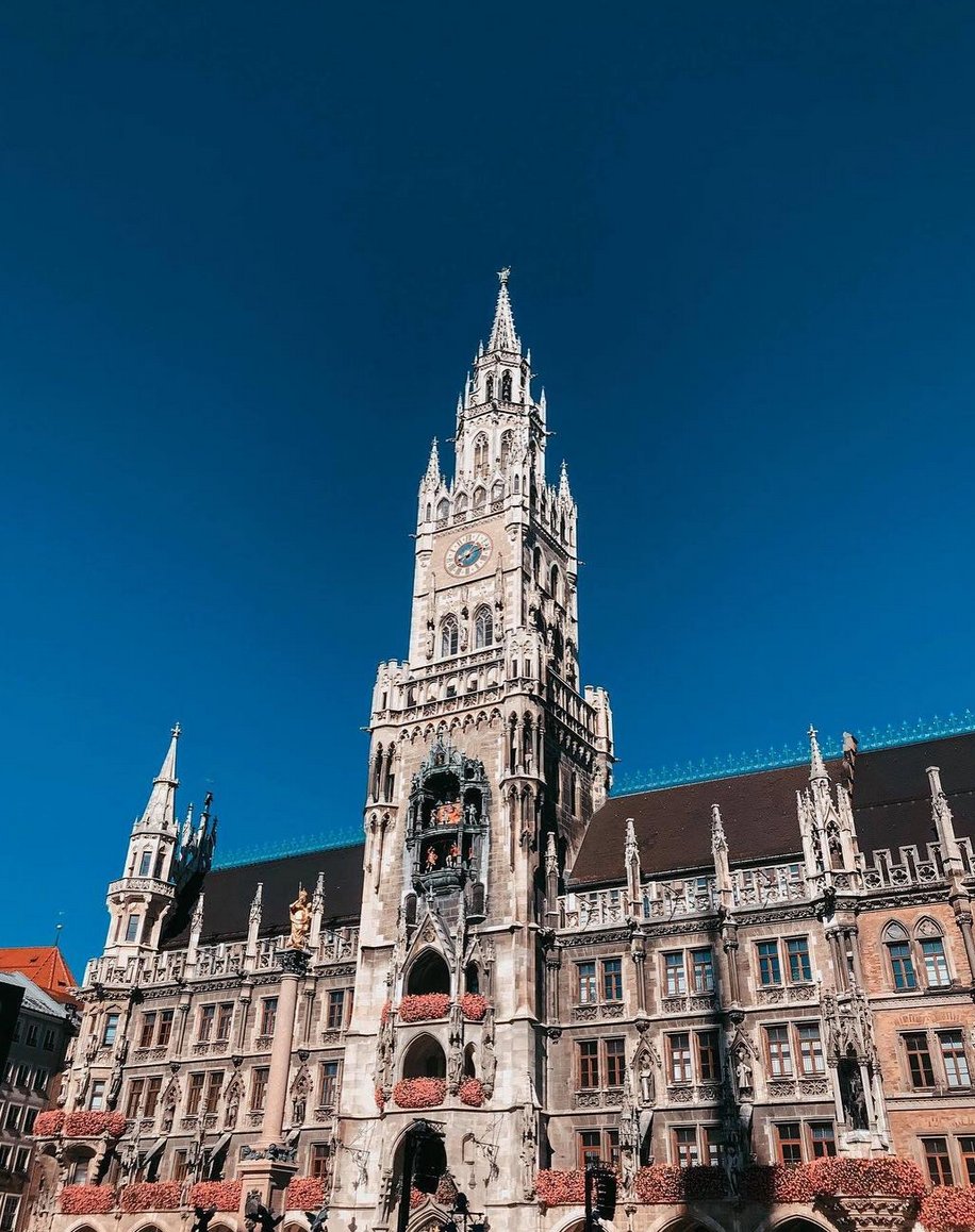 Was für ein Oktober - Sonne satt und fast sommerliche Temperaturen, so kann es gerne weitergehen 🌞! /al https://t.co/aGHI0V8N5K