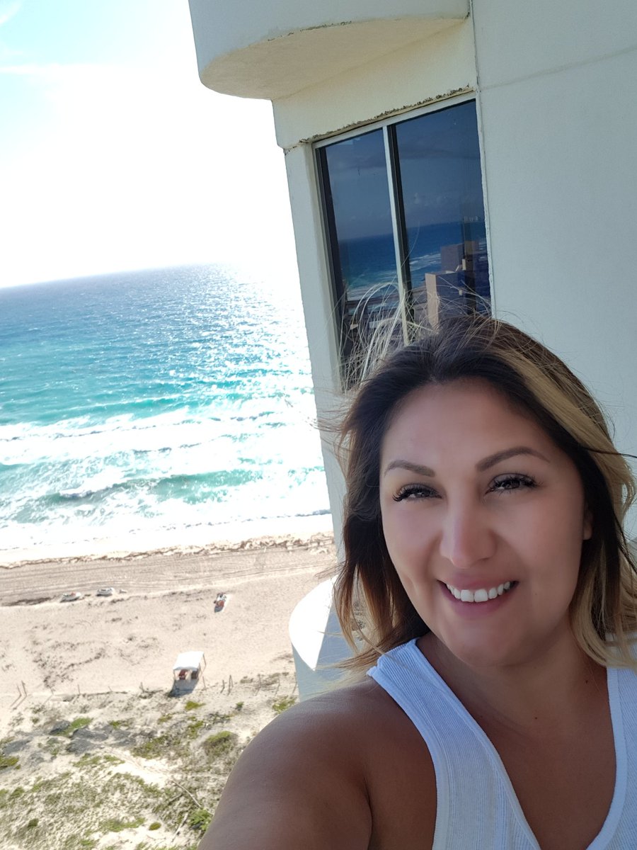 ChelitaGarza's tweet image. Besitos @angelcastrotv  saludos y no se te olvide seguirlo #Vivalavi  por @multimediostv