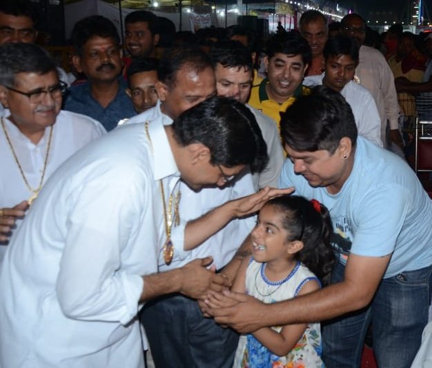 DeependerSHooda's tweet photo. “....मेरे संसदीय क्षेत्र के लोगों और मेरे बीच परस्पर विश्वास का रिश्ता है अटूट, किसी के कहने से नहीं टूटने वाला”

रोहतक के ओल्ड आईटीआई मैदान में श्री रामलीला उत्सव कमेटी द्वारा आयोजित रामलीला में शामिल हुआ और वहां मौजूद लोगों को माता रानी के नवरात्रों की हार्दिक शुभकामनाएं दी। https://t.co/kVc0U8OrOQ