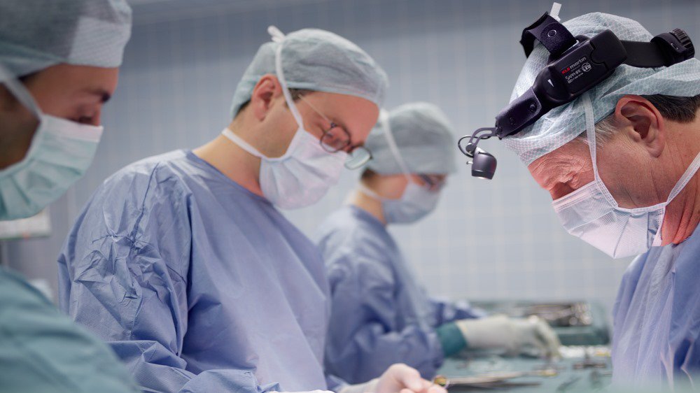 Darmkrebs ist in Deutschland die zweithäufigste Krebserkrankung. Mit spezialisierter Chirurgie kann die Prognose deutlich verbessert werden. Einen interessanten Artikel von Prof. Dr. med. Thomas Werner Kraus, Chefarzt am Krankenhaus Nordwest gibt es hier: …iftung-hospital-zum-heiligen-geist.de/magazin/ausgab…