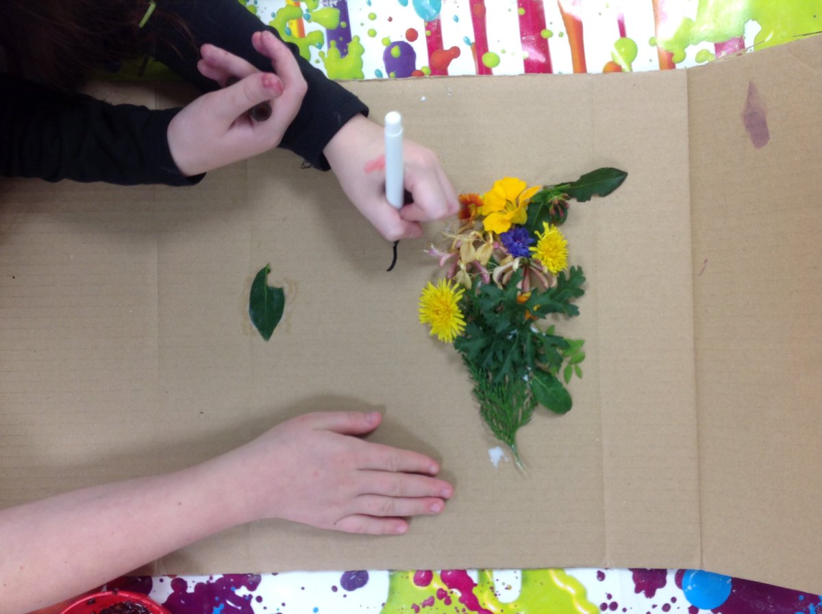 GroupNurture's tweet photo. Nurture group exploring art inspired by Andy Goldsworthy using natural materials they collected. #ACEachievecelebrateenjoy https://t.co/uXgPN5sprr