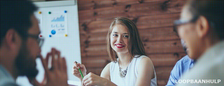 Veel mensen die op de arbeidsmarkt streven naar een vast contract. Maar is een tijdelijk contract dan iets negatief? Ontdek hier waarom je een tijdelijk contract ook juist als kans kunt zien. #carriere #loopbaanhulp #solliciteren

Artikel: loopbaanhulp.nl/waarom-een-tij…