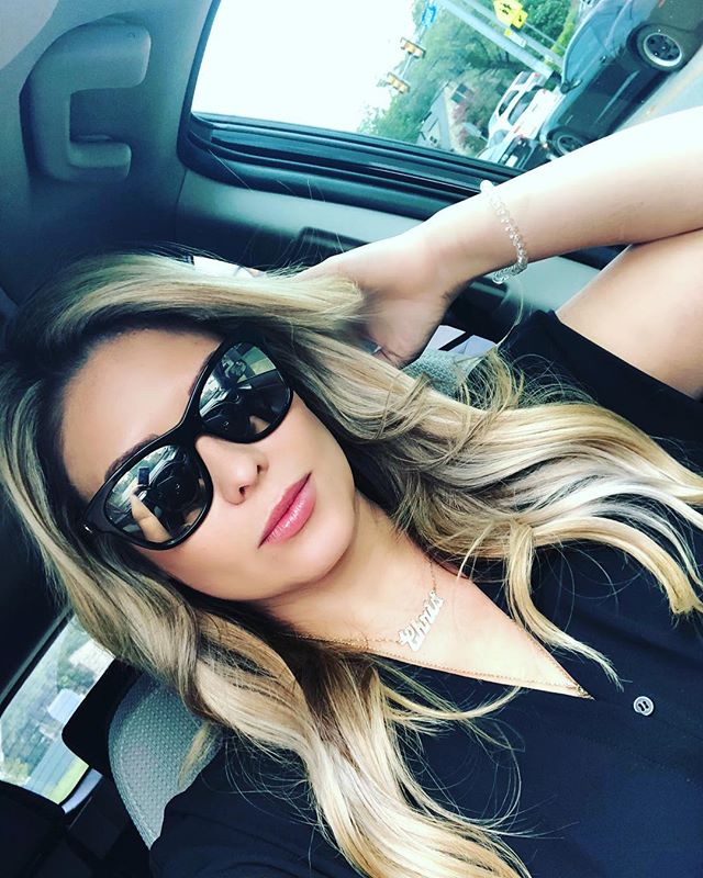 InvisiTab's tweet photo. Long hair don’t care 👰🏼. @invisitab hair always makes me feel 💯. And thank you @lsepulveda95 for spending almost 5 hours on my hair today. Not all hero’s wear capes some wear aprons 😘 #invisitab #invisitabextensions #blondhairdontcare #swartzkopfprofessional 📷: @hairess52 https://t.co/PBnITs7OYY
