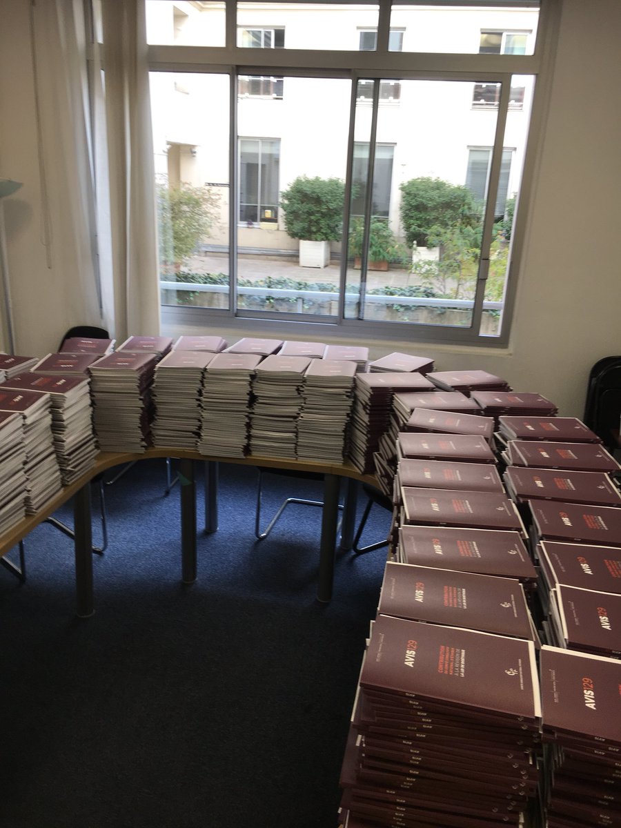 Les envois de l’#Avis 129 du #CCNE sont presque prêts ! N’hésitez pas à demander votre exemplaire (dans la limite des stocks disponibles) par mail à : etatsgeneraux@comite-ethique.fr 
Il nous reste aussi encore quelques exemplaires du #rapportdesynthese des #EGB2018