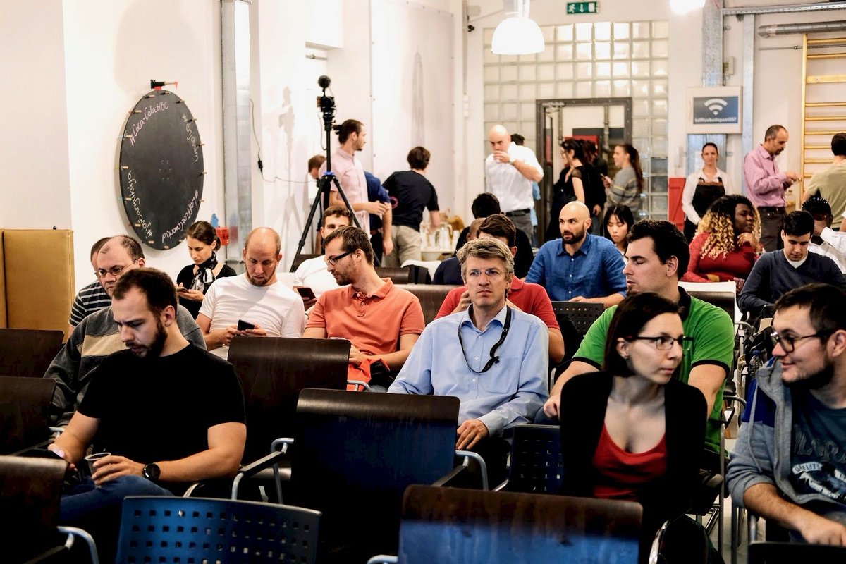 techloop_io's tweet image. Take a look at the great atmosphere at our third Budapest TECH Talks! It was yet another amazing meetup at @LOFFICEbudapest full of inspiring talks and networking. More photos here: buff.ly/2RRrMip #TECHTalks #Techloop