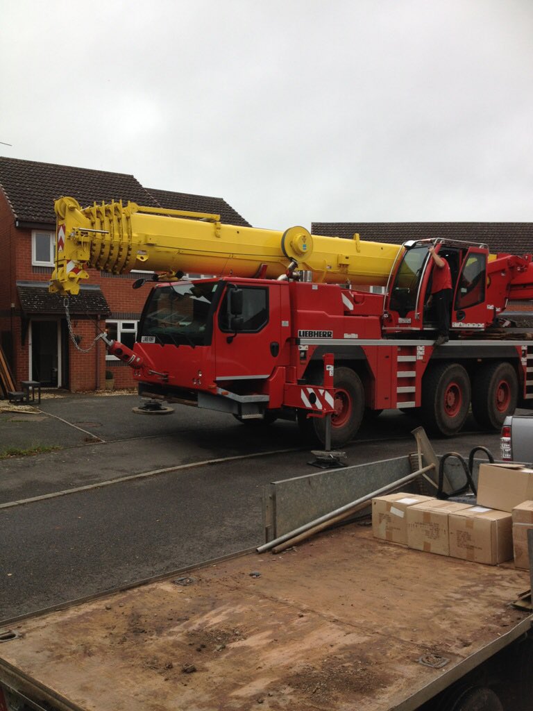 KaraDeakin's tweet photo. Hot tub moving to the new house at last! 😊😊😊 https://t.co/rtjD3wS0xE