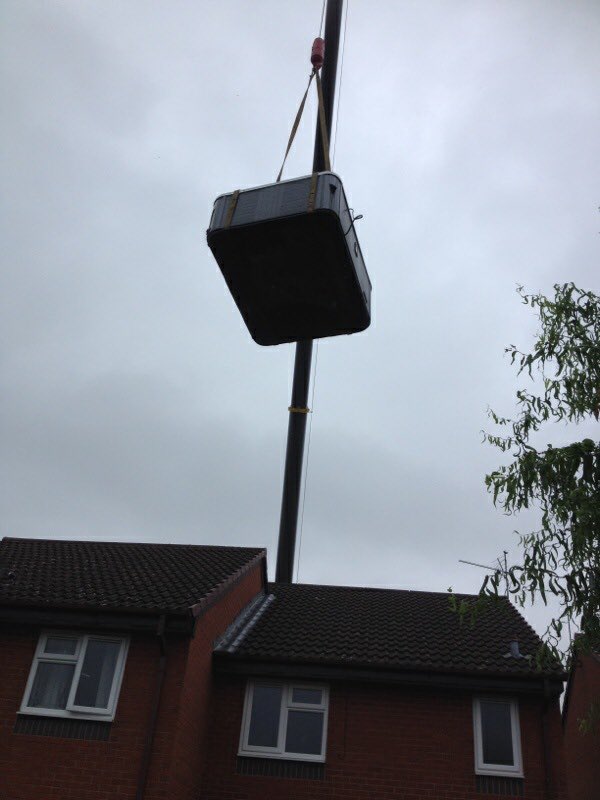 KaraDeakin's tweet photo. Hot tub moving to the new house at last! 😊😊😊 https://t.co/rtjD3wS0xE