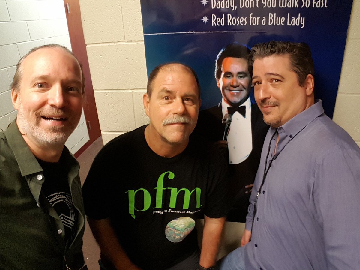 ColyerMusic's tweet image. Backstage at @ProgStockFest with Ray Loboda of @njproghouse , @WayneNewtonMrLV , and Thomas Gagliardi from @gagliarchives and @RCBCRadio !
#ProgStock #ProgStock2018 #progstockfestival #progressiverock #progrock #progressiverockcommunity #gagliarchives #ColyerMusic #CirculineMusic