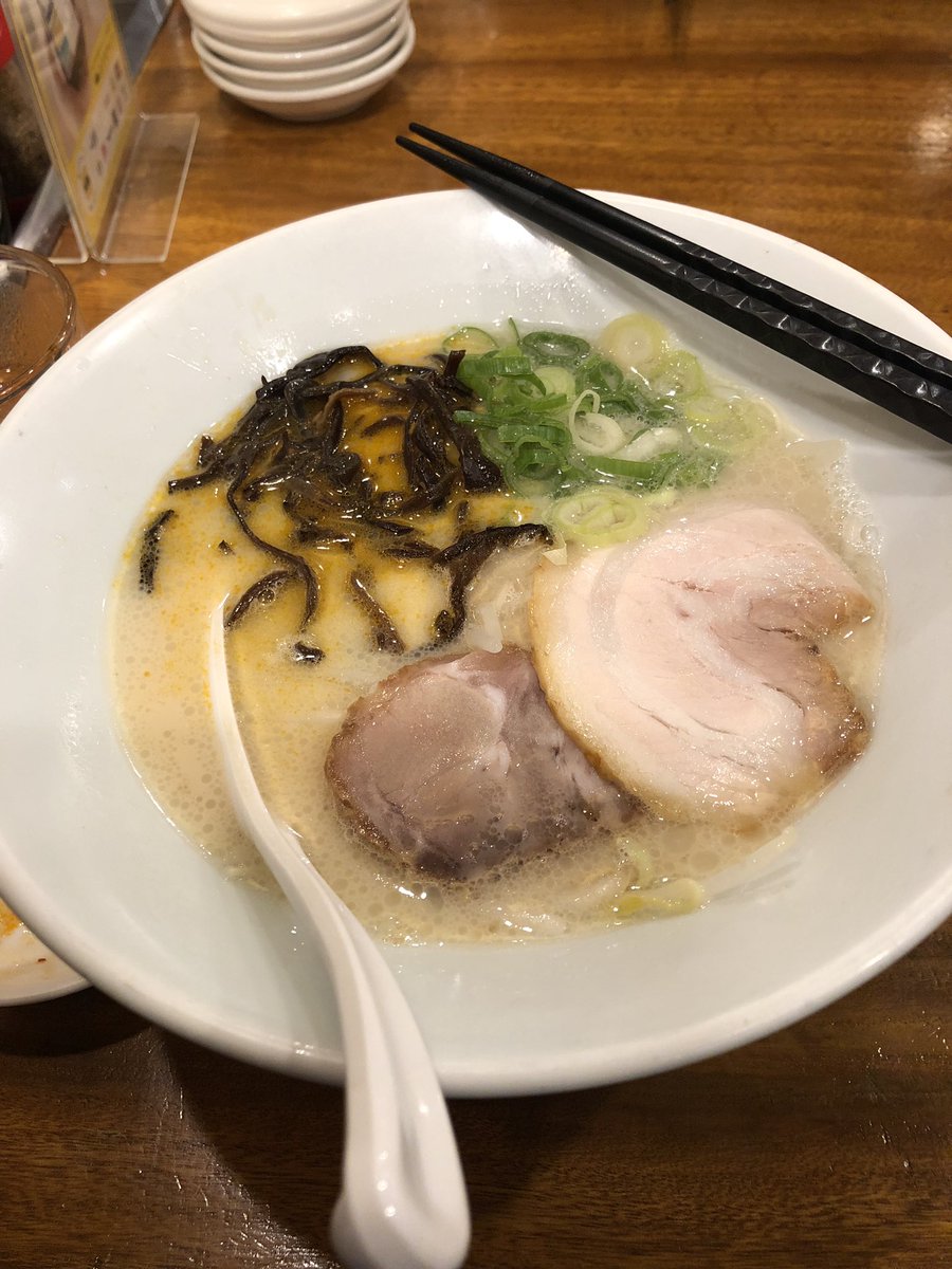 100yenpizza's tweet photo. 今日は!友達と一風堂行てきた!!
1杯無料な上に替玉サービスとか神かよ!!
替玉無料年パスもらったから、また行こー( •ω•ฅ)*♡
#ippudo33rd #Anniversary https://t.co/9SLYtkqmtQ