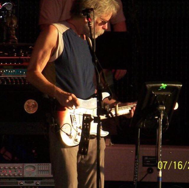 Happy birthday to the great Bob Weir. 