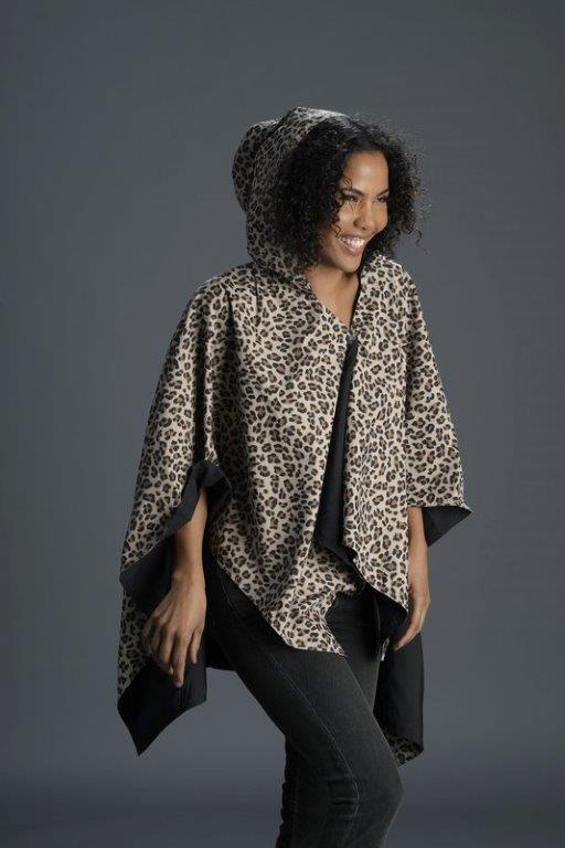 JoniCohen1's tweet photo. #TravelTuesday #travelblogger #travelgifts @Therainraps lightweight great for travel. RAINRAPS are available online & in more than 1000 stores across the country! #raingear #travelgiftguide #giftguide #fashion #leopard #plaid https://t.co/JteFq0W5IF