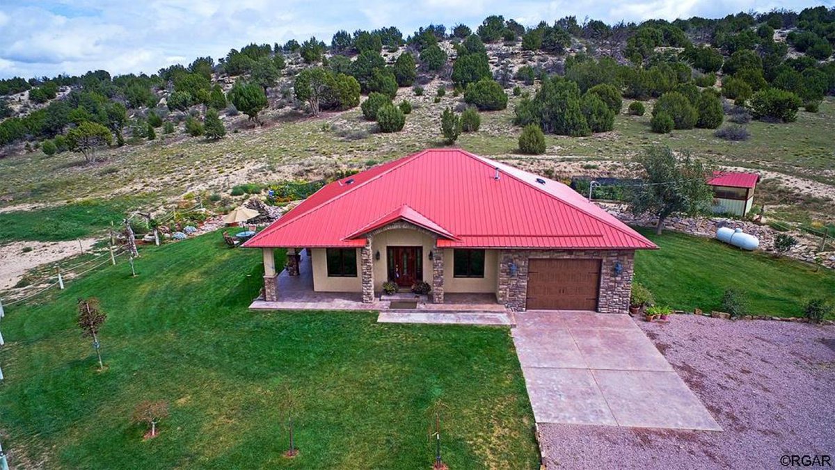 REMAXRoyalGorge's tweet photo. Ready for a change? This 2 BD/ 2 BA in Pueblo won't be on the market long.  https://t.co/bv3l0MxBqR https://t.co/OfLDOyXkgx