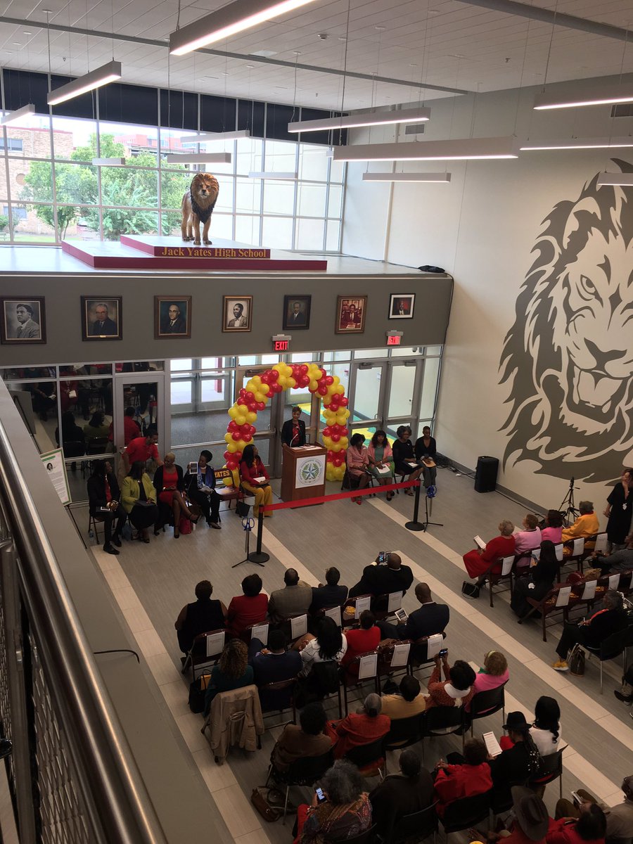 Hou_KappaLeague's tweet photo. #Congratulations to our fellow #kappaleaguers and #friends at #JackYatesHighSchool on the #GrandOpening of your new building. #hisd #learningenvironmentsmatter #guideright #kappaleague @JacksonLeeTX18 https://t.co/AM2k8DYDcj
