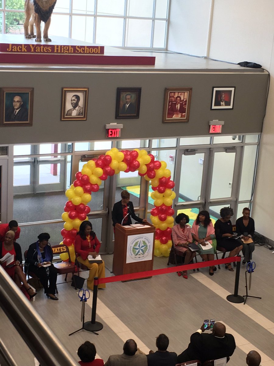 Hou_KappaLeague's tweet photo. #Congratulations to our fellow #kappaleaguers and #friends at #JackYatesHighSchool on the #GrandOpening of your new building. #hisd #learningenvironmentsmatter #guideright #kappaleague @JacksonLeeTX18 https://t.co/AM2k8DYDcj