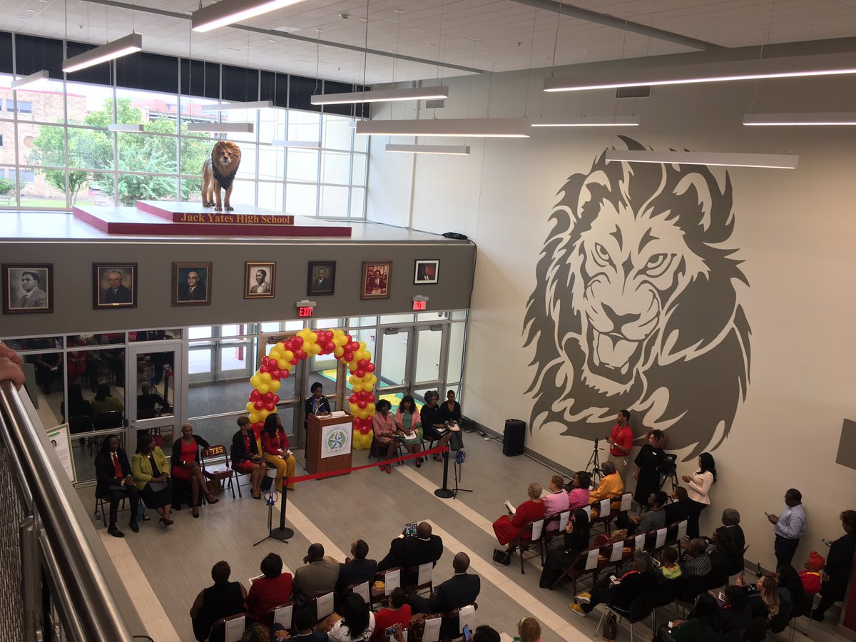 Hou_KappaLeague's tweet photo. #Congratulations to our fellow #kappaleaguers and #friends at #JackYatesHighSchool on the #GrandOpening of your new building. #hisd #learningenvironmentsmatter #guideright #kappaleague @JacksonLeeTX18 https://t.co/AM2k8DYDcj