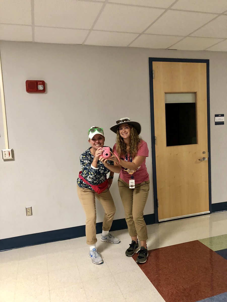 KellyHickeyPHS's tweet photo. What a fun school spirit day! I saw plenty of tacky tourists and was able to spend the beautiful afternoon tie dying with some of the freshmen for their 70’s homecoming theme. Don’t forget to wear class colors tomorrow for Class Competition points! #Plainvillepride https://t.co/62DX3puc39
