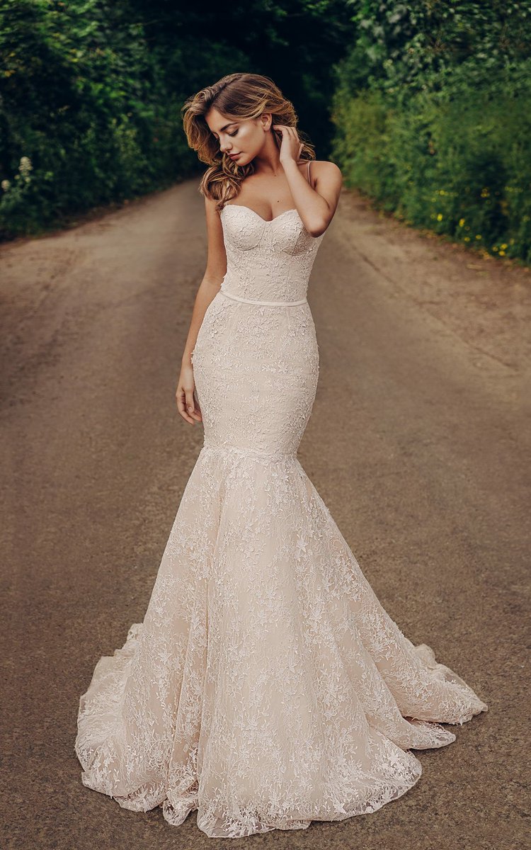 We’ve had one appointment become available at 1.30pm on Saturday 27th Oct <a href="/StephanieAllin/">Stephanie Allin</a> event at our boutique. Book now to grab it.