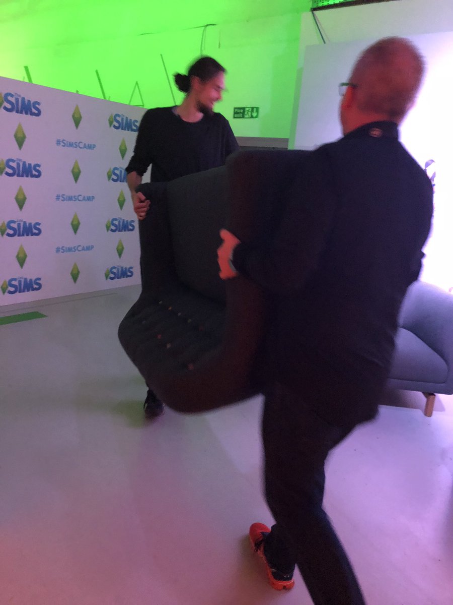 vixella's tweet photo. what they donβt want you to see at #SimsCamp #RipCouch https://t.co/6nk3PaLGgm