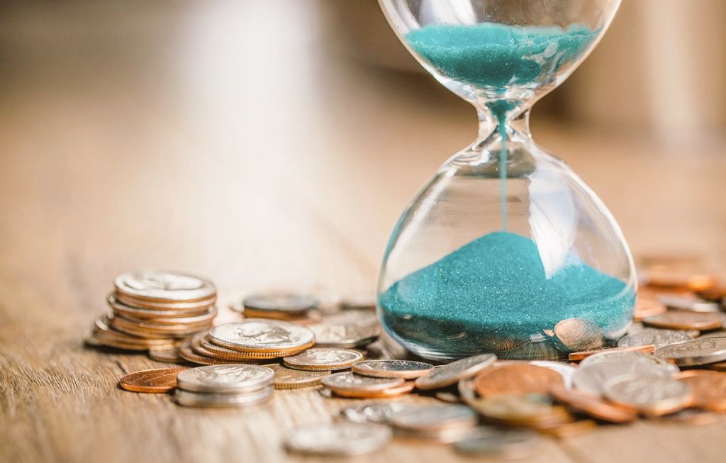 pearlbank_ug's tweet photo. #SavingMoneyChallenge
#Day1-CHANGE YOUR MINDSET ABOUT SAVING!
Does saving money bring up thoughts of depriving yourself?
It doesn’t have to be!
Instead, reframe what saving means to you.Think about something you’ve always wanted to get by #Christmass.Get excited &amp; Take action https://t.co/vB6RVW482s