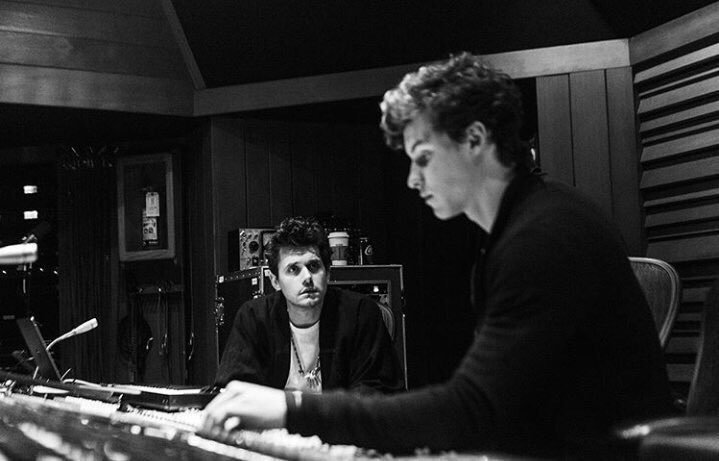 Hoje é aniversário do segundo pai do Shawn, nosso querido John Mayer

Happy Birthday   