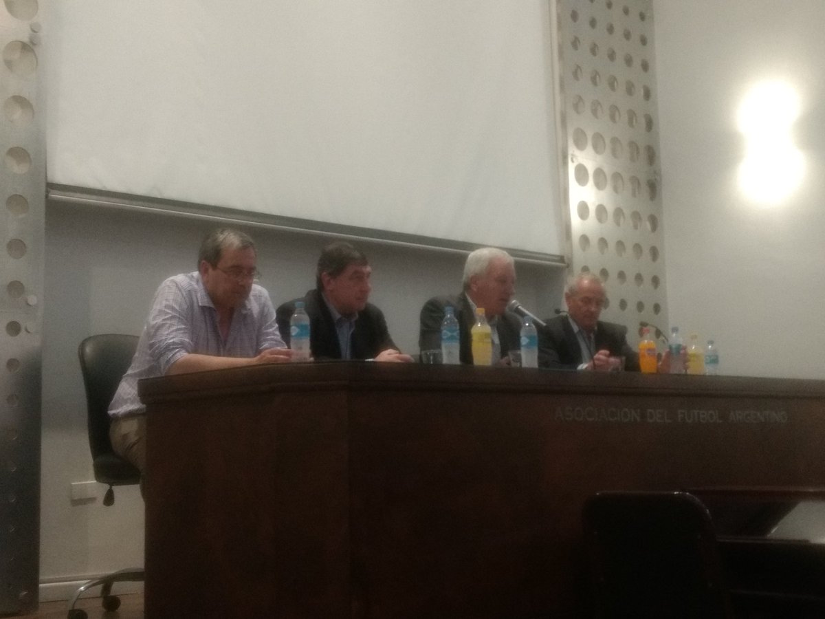 SantiDezio's tweet photo. #ConsejoFederal Comienza la reunión de Ligas de la Provincia de Buenos Aires. Salón repleto en el tercer piso. Se hará el acta constitutiva de una nueva Federación en la provincia @ascensointerior https://t.co/7oRbswcXDJ