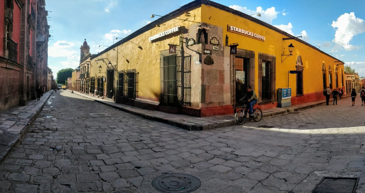 domRTW's tweet photo. Later that day, we went to see San Miguel de Allende, a town situated on a mountain for which the center is named UNESCO World heritage for its Mexican baroque. It also hosts a considerable amount of foreign (mostly US-American) artists living here after retiring in the USA. https://t.co/XWVOZC38IZ