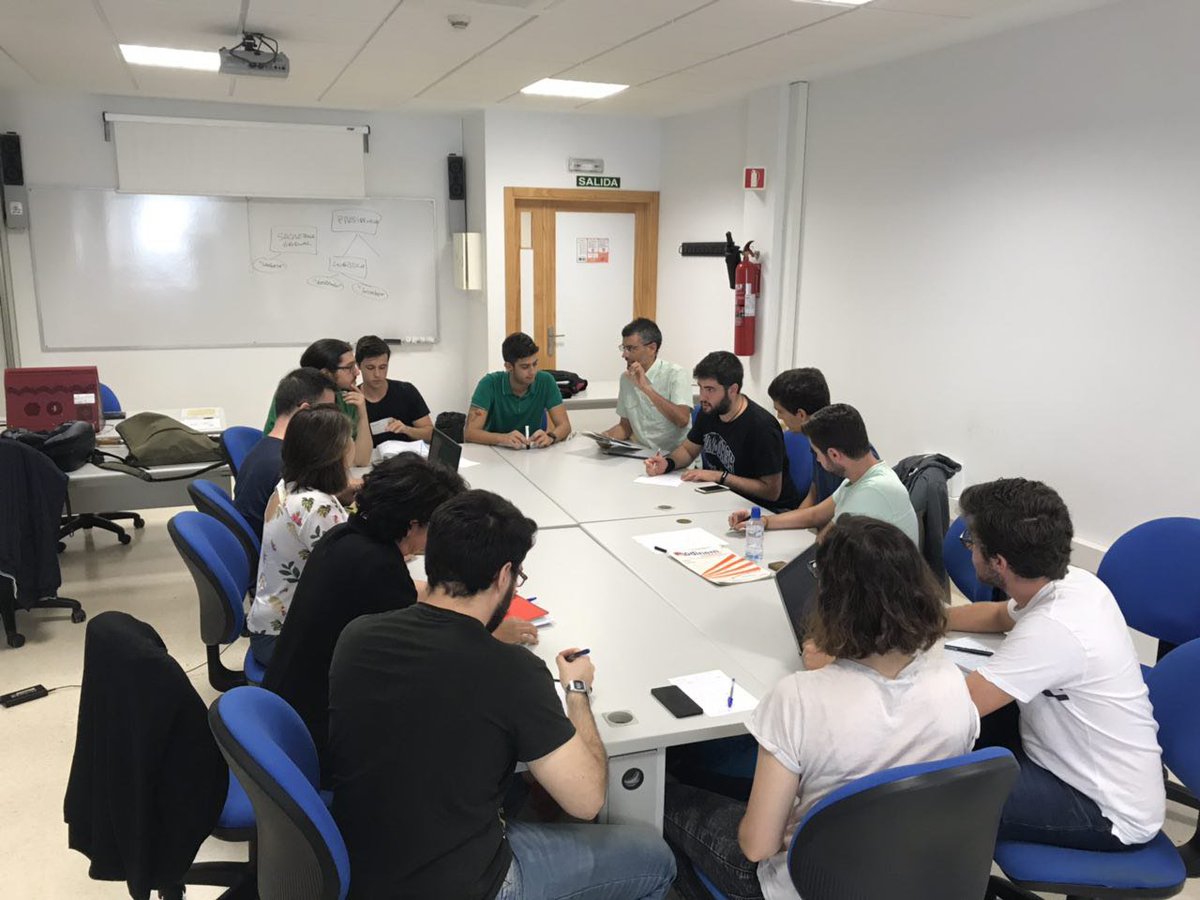 InnoSoftDays's tweet photo. Ya hemos tenido la primera reunión con presidencia. ¡Tenemos un montón de ideas! https://t.co/X4XwZj2Yhg