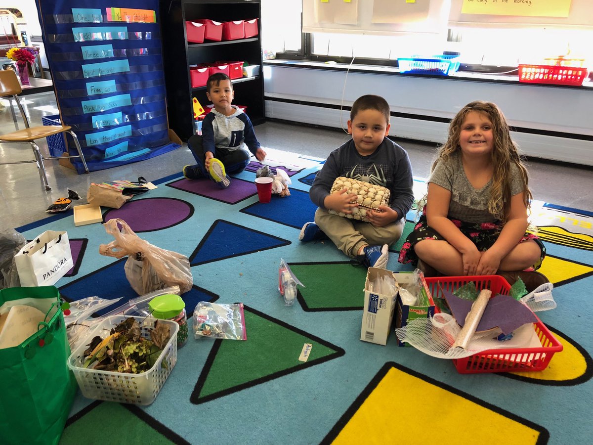 LisaOrsini3's tweet photo. Sorting our Beautiful Stuff. https://t.co/S6qO4ZLfaw