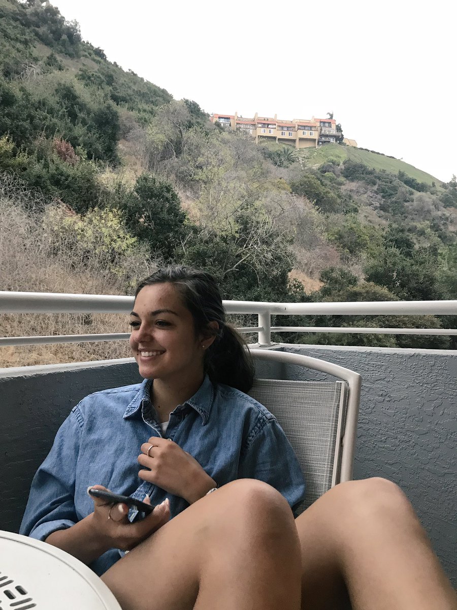 Jessicabrykov's tweet photo. Hey. Praise God bc life’s good. :) #annualupdate https://t.co/S8549T0Rin