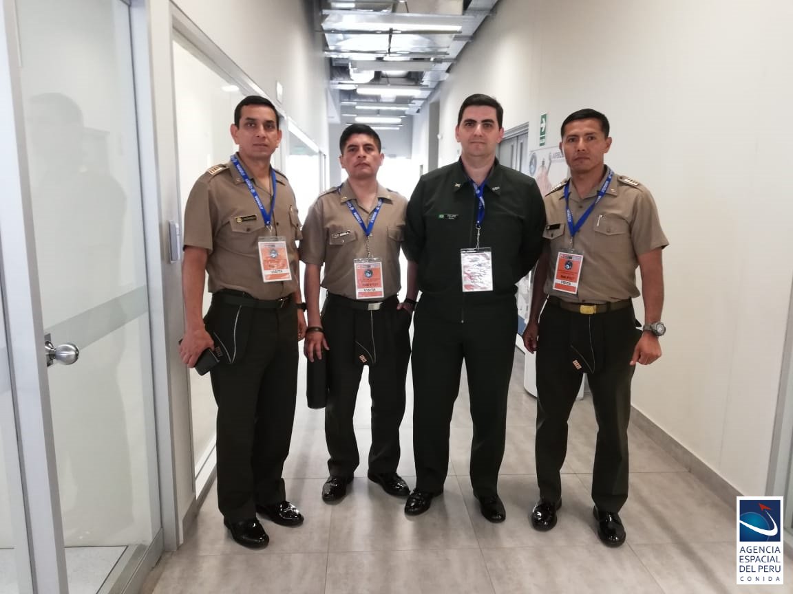 A_Espacial_Peru's tweet photo. La #AgenciaEspacialdelPerú recibió la visita de Oficiales Alumnos de la escuela de inteligencia del Ejército del Perú, quienes reconocieron las instalaciones del #CNOIS 1/2 https://t.co/1BOIbjQRUT