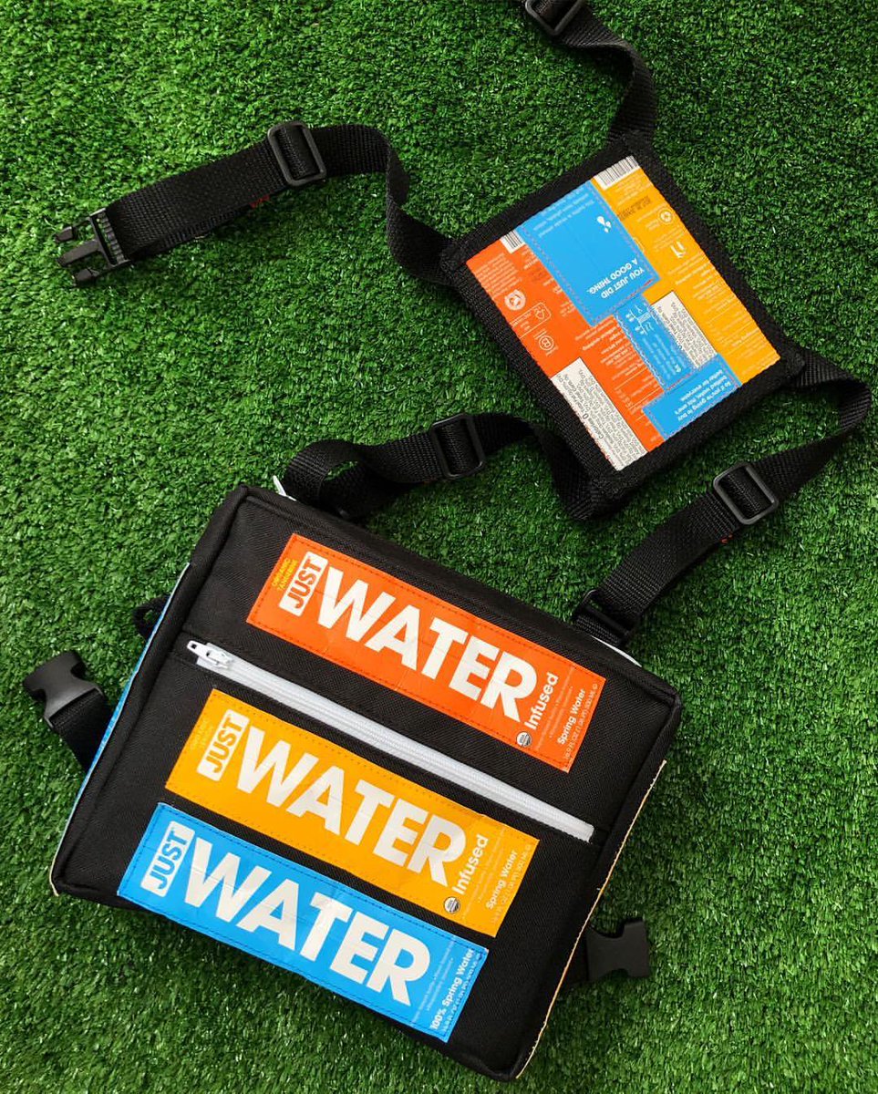 JUST's tweet photo. This👏is👏how👏you👏do👏it 

♻️♻️♻️

Insta user Utopia made a no-waste chest rig out of scrap materials and recycled #JUSTWater bottles  Crafty JUST drinkers....what else you got? https://t.co/psnxn4AXbd