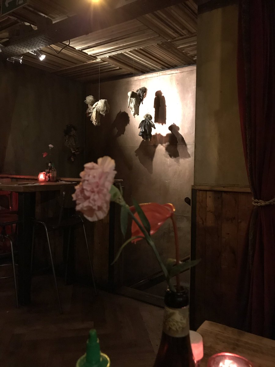Feldman (@EvgenyFeldman) on Twitter photo 16/10/2018 19:51:45 пришли в кафе со словом Cannibale в названии, есть, кажется, будут не нас, но все равно жутковато #MeinTeil пришли в кафе со словом Cannibale в названии, есть, кажется, будут не нас, но все равно жутковато #MeinTeil