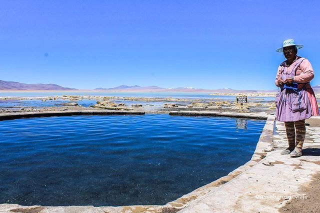 Malabaresviaje's tweet photo. Las aguas termales de #Polques es otro de los maravillosos lugares que descubrimos en la reserva natural Eduardo Avaroa.
A casi 5000 msnm alcanzan una temperatura de entre 30 y 35 grados debido a la actividad volcánica de la zona.
Aunque en el ambiente … https://t.co/6aXjUopst7 https://t.co/yTRvNuV2Ww
