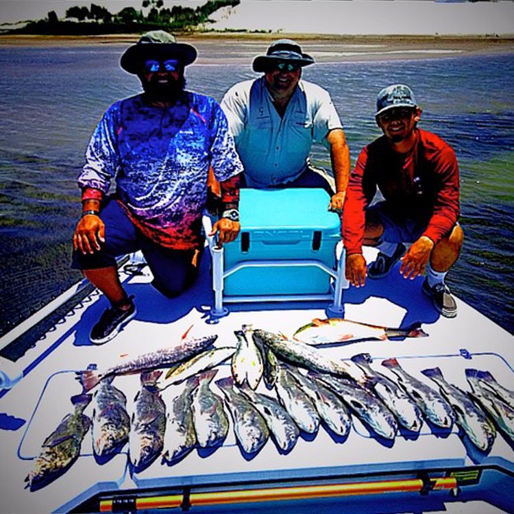 EngelCoolers's tweet photo. Capt. John Chaney of Lagunarat guide service Corpus Christi Texas sent these pics of his customers having a great time and his Engel coolers staying tough and keeping cool check them out at https://t.co/9VtZXLDBsn engelcoolers #seafoamcooler #rotomoldedcooler #engel50 #engel123 https://t.co/VMVUgeicQu