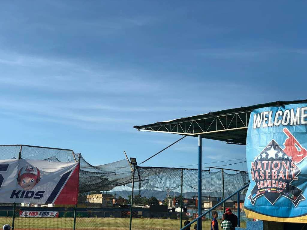 AcademyDsds's tweet photo. #NBSKids | Quedó inaugurada la copa @nbs_kids que se realiza en las instalaciones de nuestra academia, Class 2022-2023 ☝️😏
#GoDS #AcademyDS #DSDS #DSKids https://t.co/BFIc6l3tbY