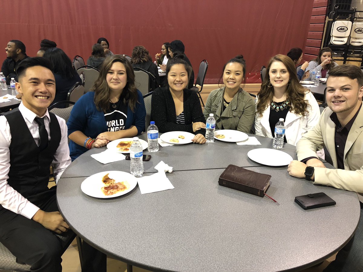 ValorCollege's tweet photo. #BreakthroughLive taping with our Founder and Chancellor, Dr. @RealRodParsley in just a couple of minutes! #ValorLife #SchoolOfTheSpirit https://t.co/0jdSWYosGs